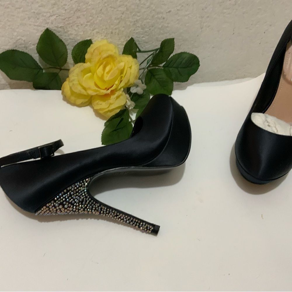 𝗦𝗧𝗘𝗩𝗘 𝗠𝗔𝗗𝗗𝗘𝗡 𝗚𝗟𝗜𝗧𝗭𝗬 𝗣𝗟𝗔𝗧𝗙𝗢𝗥𝗠 𝗛𝗘𝗘𝗟𝗦 SIZE 7.5 M - Picture 5 of 12